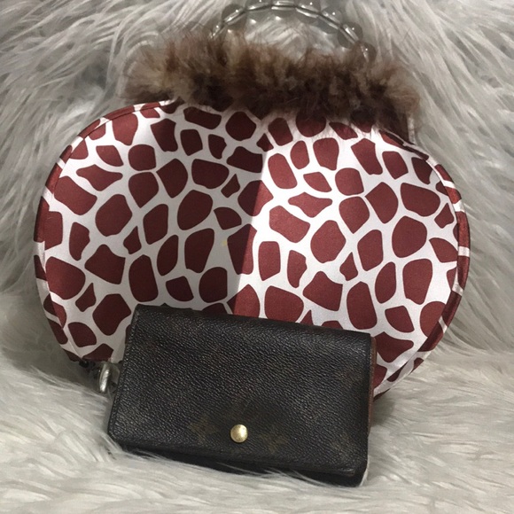 🚨SOLD🚨Authentic Louis Vuitton Monogram Tresor - Picture 2 of 16